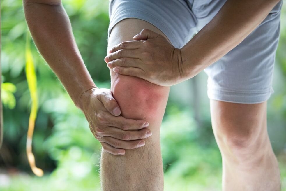 Bolest kloubů je nejnápadnějším projevem artrózy a artritidy. 